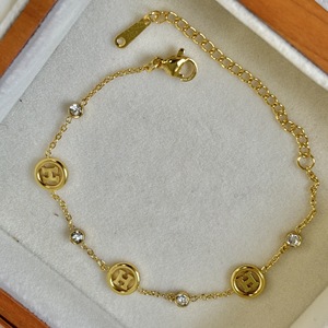 Bracciale da Donna in Acciaio Inossidabile Dorato con Design a Quadrifoglio e Catena a Sfera - Product Image 4