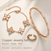 Bracelet Trèfle Tendance pour Femme, Sertissage Pavé Haut de Gamme, Élégant et Raffiné, Plaqué Or Rose et Argent, Idéal Cadeau pour Femme