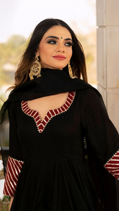 Buy Hina Black And Maroon Cotton <b>Silk</b> Anarkali With <b>Organza</b> Lace Work Dupatta Set Solid Pattern Cotton <b>Silk</b> Anarkali Set - Product Image 3