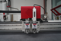 Machine de découpe à couteau vibrant AV efficace avec table à vide pour couper le cuir, les autocollants, le carton ondulé, la plaque KT
