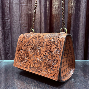 Bolso Bandolera de Cuero Genuino para Mujer, Hecho a Mano, Tallado, Estilo Vintage, con Correa Ajustable, Venta al Por Mayor - Product Image 1