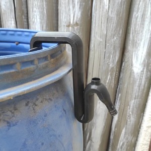 Conector de codo de plástico blanco para manguera de desagüe, soporte de borde y barril de almacenamiento de agua de jardín - Product Image 3