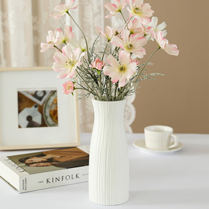 Plastic Vase Minimalist Design Lightweight Hydroponic Flower Vase For Home Desktop Decoration - Product Image 1