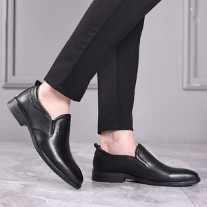 Nouvelles chaussures habillées en cuir véritable pour hommes, chaussures en cuir à bout pointu pour hommes, chaussures habillées à enfiler monobloc, chaussures en cuir pour hommes - Product Image 5