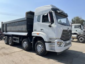 รถบรรทุกฮาวโอ 8x4 ยูโร 2 ดีเซล รถบรรทุกขนาดเล็กใหม่สำหรับงานเหมือง รถดัมพ์ 12 ล้อ บรรทุกได้ 11-20 ตัน พวงมาลัยซ้าย กล้องมองหลัง 251-350 แรงม้า 6-8 ลิตร - Product Image 1