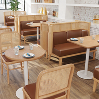 Ensemble de meubles de restaurant de luxe léger : canapé, table et chaises pour salles à manger, salons de thé et cafés