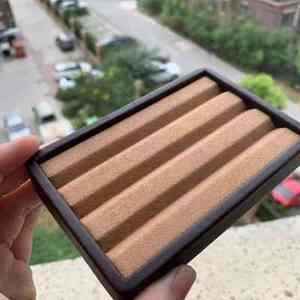 Caja cuadrada de piedra desnuda con ranura en V, accesorio de exhibición de gemas de color marrón - Product Image 4