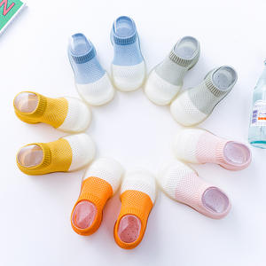 Vente en gros de pantoufles d'été en tricot à coupe basse, semelles en caoutchouc, chaussettes pour enfants antidérapantes pour apprendre à marcher, chaussettes <span class=keywords><strong>avec</strong></span> semelles en caoutchouc pour bébé - Product Image 3