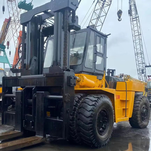 รถยกมือสอง KOMATSU FD300 สำหรับงานดิน ลดราคาพิเศษ - Product Image 1