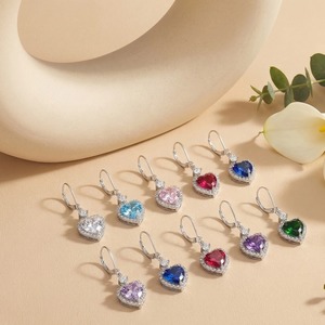 Großhandel 925 Sterling Silber Herzförmige CZ Ohrhänger mit Klappverschluss für Damen Hypoallergene Braut- und Geburtstagsgeschenke - Product Image 2