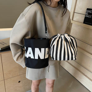 Combinaison de sac seau à lettres à la mode et de sac à cordon rayé, style décontracté et polyvalent - Product Image 1