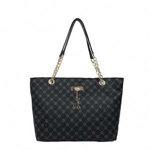 Nueva bolsa de fiesta de lujo con diseño exclusivo adornada con diamantes de imitación y diamantes en forma de jaula de pájaro con cadena. - Product Image 2