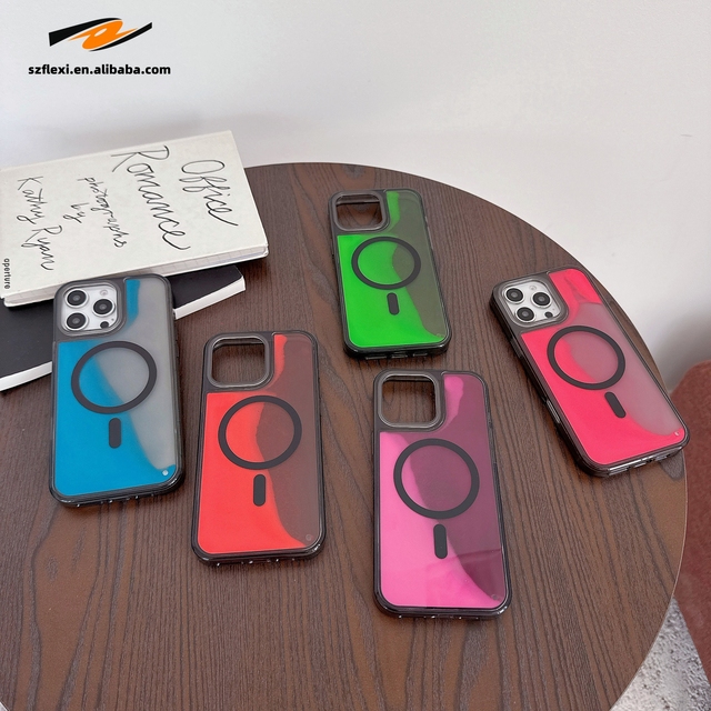 Liquid Quicksand Fluorescent Glowing TPU+PC Magnetic Wireless Charge Protective Phone Case for iPhone 13 14 15 16 17 ProMax Plus