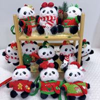 Porte-clés en peluche panda de Noël adorable, ornements panda adorables, parfaits pour la décoration de Noël, les cadeaux et les accessoires festifs