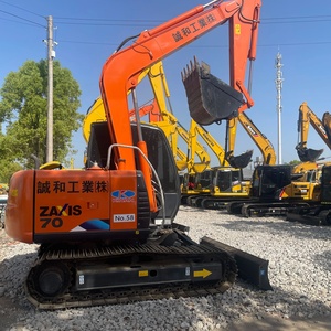 Excavatrice sur chenilles Hitachi ZX70 d'occasion, 95% neuve, d'origine japonaise, pour l'agriculture et la construction urbaine - Product Image 1