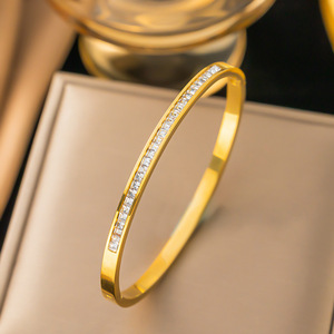 Bracelet jonc en acier inoxydable plaqué or 18 carats PVD, étanche, hypoallergénique, avec zircon cubique et coquille romaine, cadeau pour femme 2026 - Product Image 3