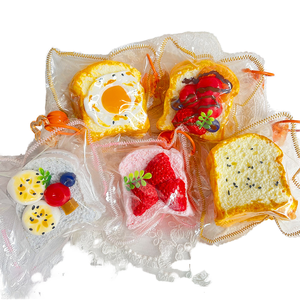 Juguete Blandito de Espuma PU con Forma de Tostada de Ascenso Lento QYS, Juguete Antiestrés con Forma de Comida, Regalo - Product Image 1
