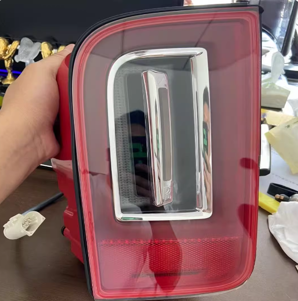 Original for Rolls-Royce Cullinan 18-24 Models Tail Light Assembly & Brake Lights with Anti-Rear-End Collision Car Fitment