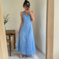 Robe longue en jean pour femme, col en V, dos nu, style licou, coupe trapèze, sans manches, ajustée, décontractée, pour l'été