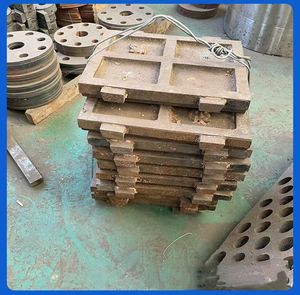 Высококачественные литые щековые плиты Mn18Cr2 и Mn13Cr2 для дробилок Sandvik и <span class=keywords><strong>Metso</strong></span>, изготовленные на заказ - Product Image 4