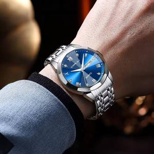 Reloj de Pulsera de Cuarzo para Hombre Crrju 5023 con Logotipo Personalizado, Diseño de Diamantes de Moda, con Visualización Luminosa de la Semana, en Acero Inoxidable Plateado - Product Image 5