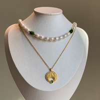 2024 nouvelle chaîne de clavicule pierre verte naturelle perle collier de perles d'eau douce pour les femmes bijoux cadeau usine personnalisé