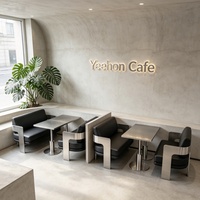 Vente en gros usine : Ensemble de salle à manger moderne robuste en acier inoxydable, comprenant table à base tubulaire, banquette en cuir PU et fauteuil, pour villas et hôtels