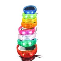 (Offre spéciale) Bracelet Control Dmx Bracelets avec contrôleur Bracelet LED personnalisé pour événement
