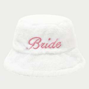 Chapeau Bob Chaud d'Extérieur Automne-Hiver, Nouveau Chapeau de Pêcheur avec Broderie Personnalisée Lettres de la Mariée, Robe de Mariage Tendance - Product Image 6