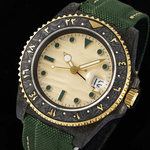 Reloj Deportivo Unisex de Lujo con Esfera con Símbolos Jeroglíficos Árabes, Caja de Fibra de Carbono con Incrustaciones de Latón y Acero Inoxidable - Product Image 2