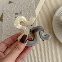 Nouvelle pince à cheveux pour femme de style européen et américain, 6 cm, en plastique, géométrique, accessoires en acrylique, logo personnalisé, accessoire de coiffure quotidien
