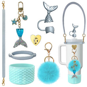 Nouvelle série écailles de poisson : Ensemble de 7 accessoires pour gobelet isotherme 40oz, comprenant des protections de base en silicone, une corde et des capuchons de paille, coffret cadeau promotionnel pour boissons - Product Image 1