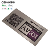 Placa de Identificación de Equipos Personalizada, Placa de Acero Inoxidable con Impresión en Negro y Dos Orificios de Montaje con Tornillos