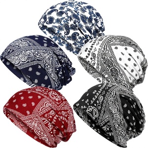 Gorro de Invierno Tejido Personalizado con Logotipo, Diseño Floral, Brillante en la Oscuridad, de Poliéster, Unisex, Cálido, Estilo Vintage, Deportivo, Marca Birlag - Product Image 3
