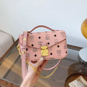 Sac fourre-tout décontracté de luxe avec logo personnalisé, ouverture supérieure, matériau PU imperméable, personnalisable, grande capacité, sac à bandoulière pour femmes - Product Image 3