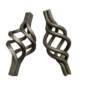 Pannello Decorativo in Ferro Battuto Forgiato a Forma di Uccello con Motivo a Grappolo d'Uva, Accessori per Recinzioni Ecologici e Durevoli, Grigio - Product Image 1