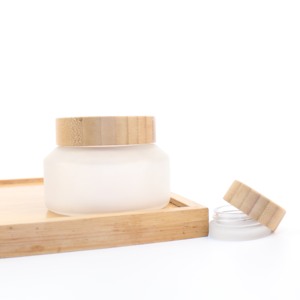 Vasetti in Vetro Opaco da 200ml con Coperchio in Bambù e Spalla Obliqua per Cosmetici 200g BJ26J - Product Image 1