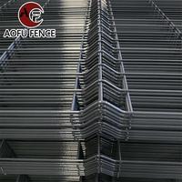 Conception de pliage 3D en forme de V personnalisée RAL 7016 Panneau de clôture en treillis métallique soudé 3D enduit de poudre gris anthracite utilisé pour le jardin