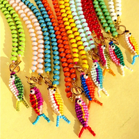 Collier Bohème en Perles de Rocaille Fait Main, Tressé, Multicolore, avec Breloque en Résine, Empilable, Tendance pour Femme
