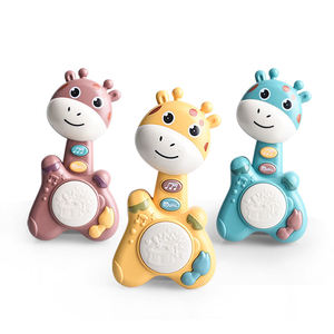 Jouet musical sensoriel pour bébé en forme de guitare avec lumières LED, hochet à main en plastique et tambour à tapoter, motifs animaux adorables pour le confort des nourrissons - Product Image 1