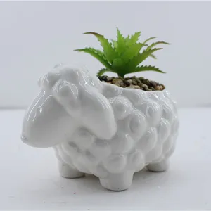 Barato Venta caliente lindo kawaii animal ovejas miniatura macetas y jardineras de cerámica regalos artesanías para la decoración del hogar