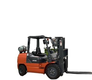 China produtor GP 5t Capacidade de carga duplo combustível gás/gasolina Empilhadeira com mastro de 2 estágios, altura do elevador 3m - Product Image 1