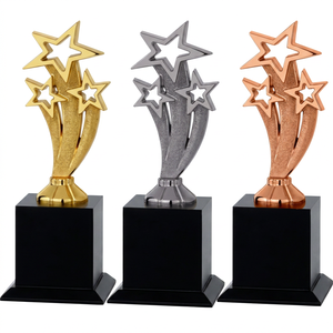 Trofeos deportivos metálicos, placa de madera de alta calidad con diseño personalizado para ceremonias de premiación corporativas, escolares y deportivas. - Product Image 1