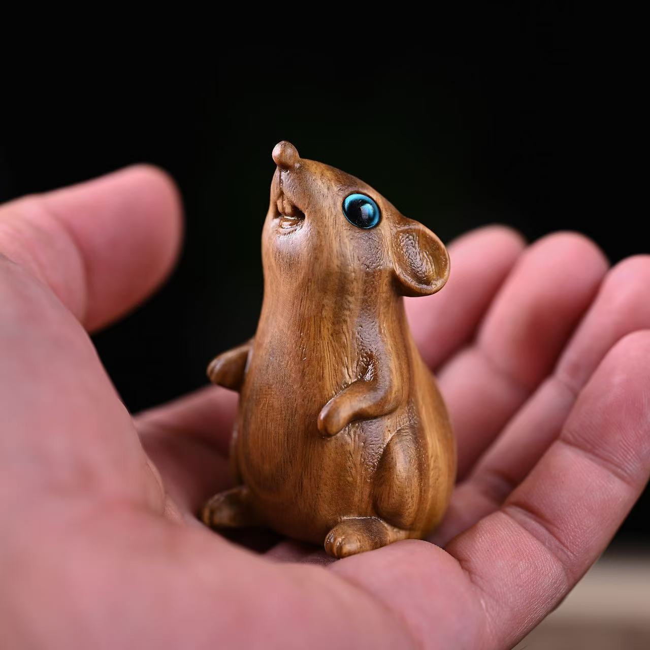 Green sandalwood hamster 42g 3.6*3.6*6cm