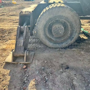 Excavatrice sur roues Hitachi, carrosserie rouge, équipement de construction d'occasion, poids opérationnel de 12 tonnes - Product Image 5