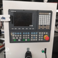 Machine de fraisage CNC à 3 axes avec commande Syntec et PLC pour le travail du bois Moteur Delta