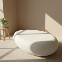 Table basse ovale irrégulière moderne minimaliste beige en fibre de verre personnalisable pour l'intérieur et l'extérieur