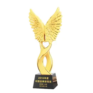 2022 World New folk crafts Resin Trophy Cup Eagle Wing Resin Gold Trophy cup