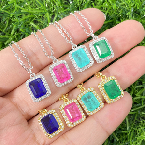 Collier avec pendentif semi-bijou plaqué or fusion rectangulaire pour femme, vente en gros - Product Image 1