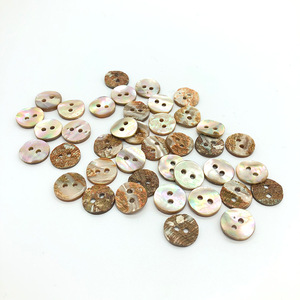 กระดุมเปลือกหอยเป๋าฮื้อธรรมชาติ2รูสำหรับเดรสเสื้อเชิ้ต - Product Image 3